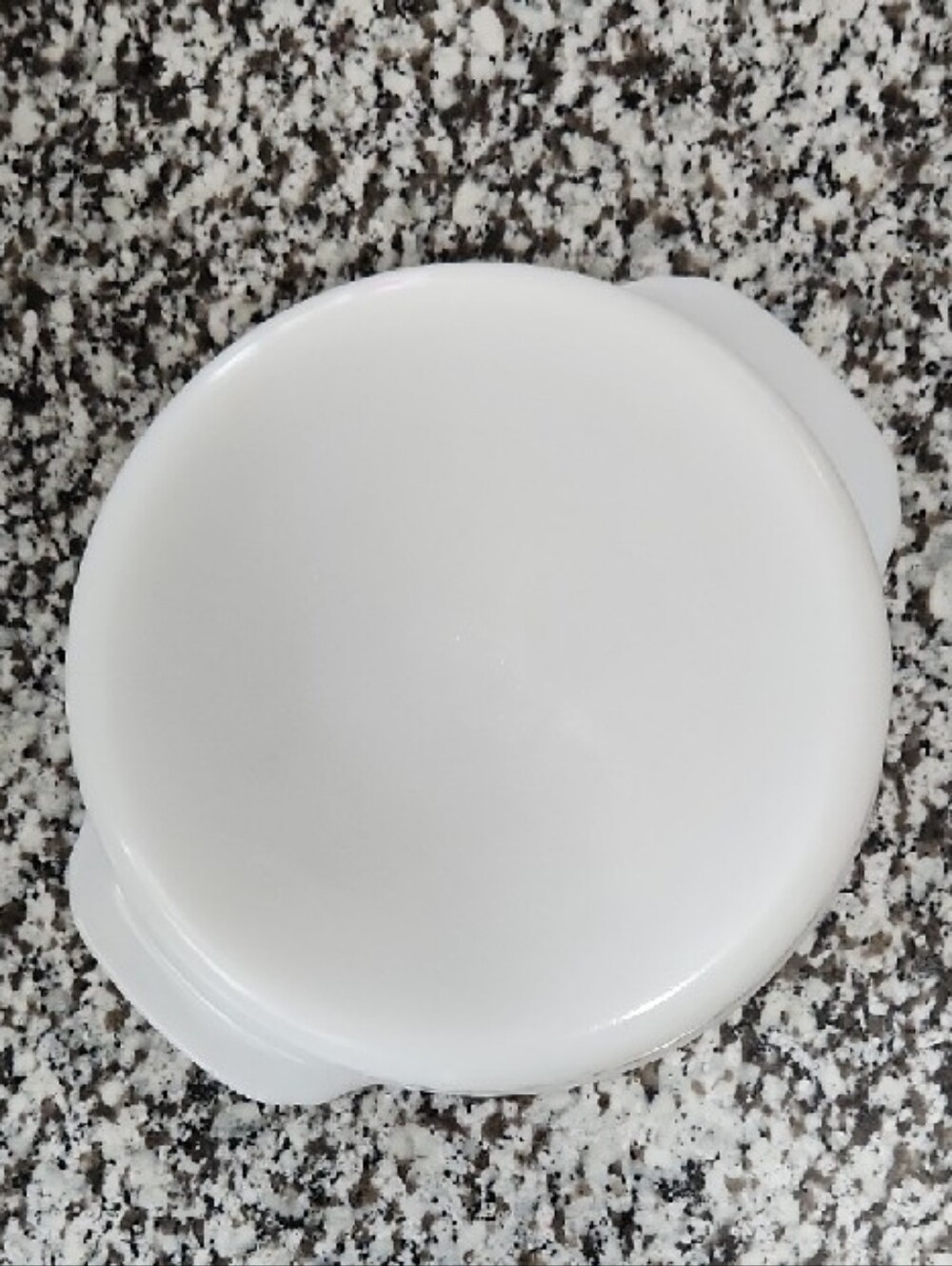 Vintage 1960s Fire-King Golden Wheat Pattern Milk Glass Casserole Dish 8" - Picture 6 of 13